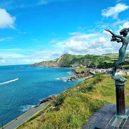 Sea Views, Big 2 Bed Flat Close To Beach & Harbour Appartement Ilfracombe Buitenkant foto