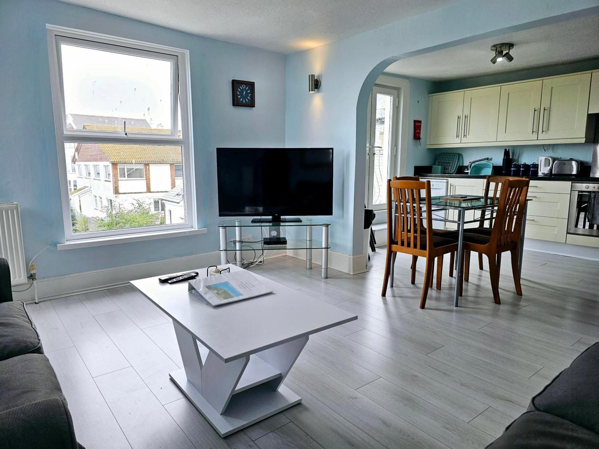 Sea Views, Big 2 Bed Flat Close To Beach & Harbour Appartement Ilfracombe Kamer foto