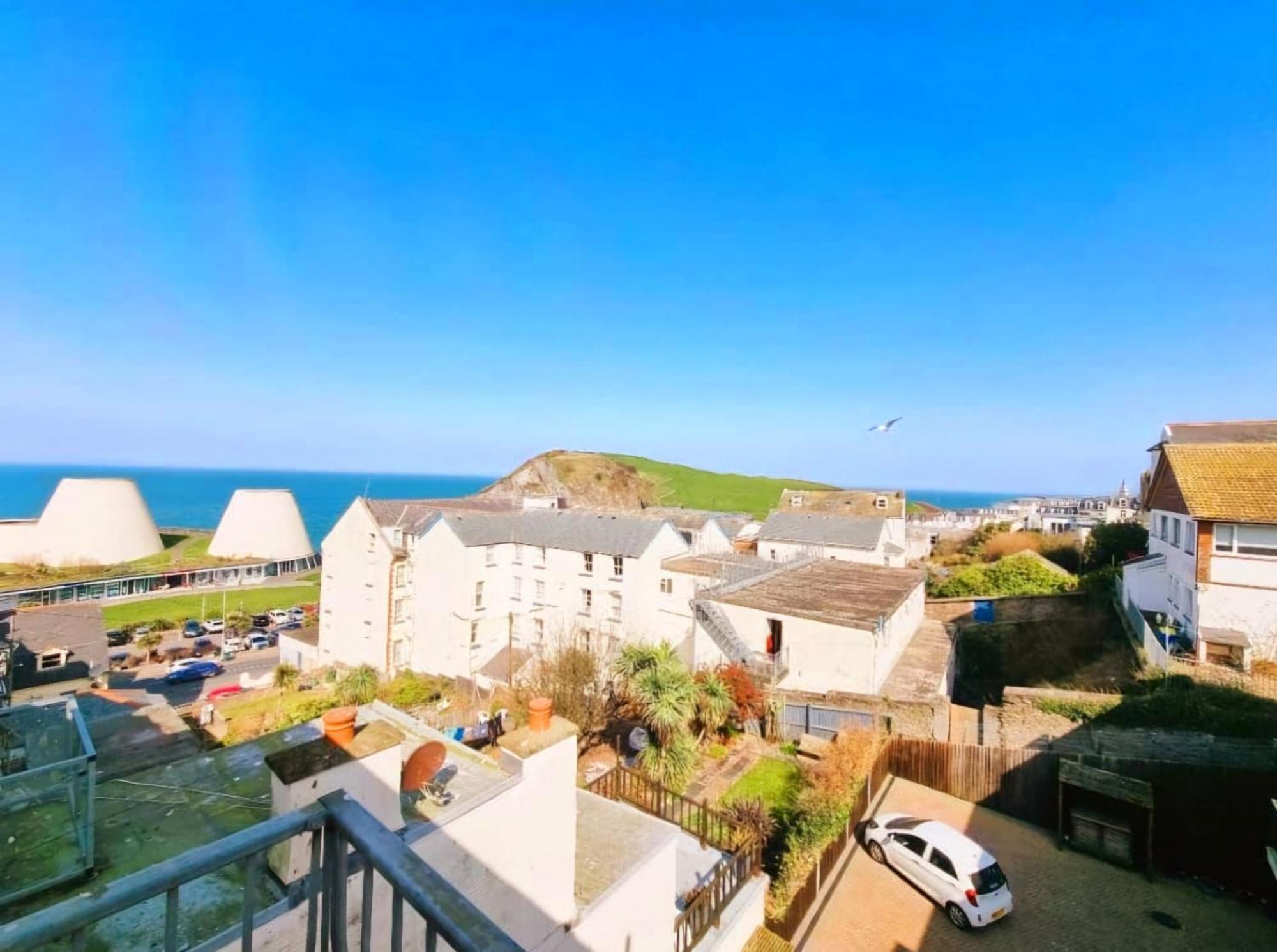 Sea Views, Big 2 Bed Flat Close To Beach & Harbour Appartement Ilfracombe Buitenkant foto